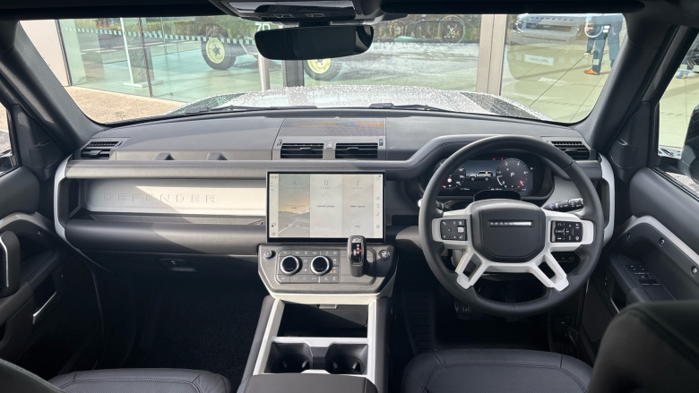 Land Rover Defender 3.0 D350 X-Dynamic HSE 90 3dr Auto Diesel Estate